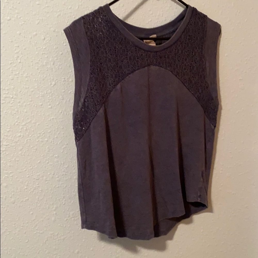 Mossimo cap sleeve top with lace detailing